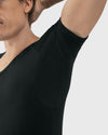 Anti Schweiß Shirt color__schwarz+neck__tiefes v-kragen